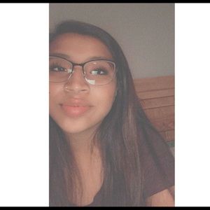 Meet your Posher, Felicity